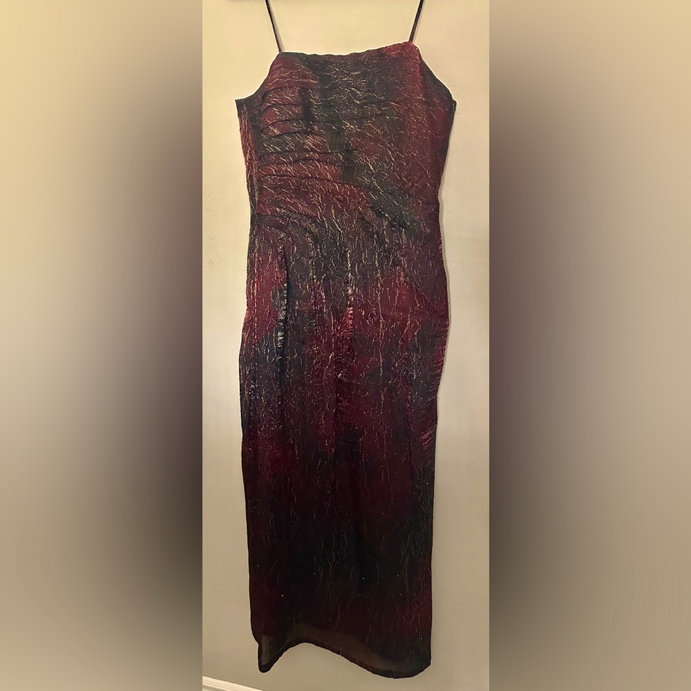 Gown Strapless in Burgundy Shades